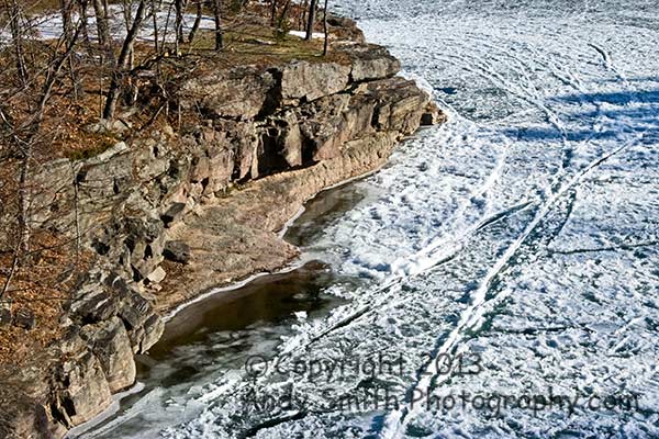 The  narrows at Narrowsburg in winter